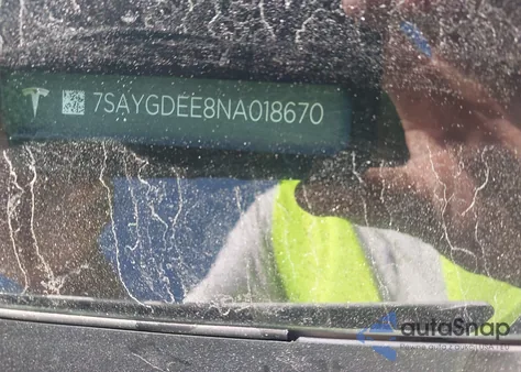 2022 Tesla Model Y Long Range Dual Motor All-Wheel Drive z USA, uszkodzony, nr VIN 7SAYGDEE8NA018670